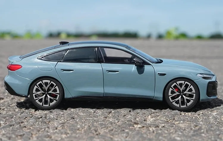 [OEM] 1:18 Audi 2023 A5L Sportback Blue Model Car Die-Cast