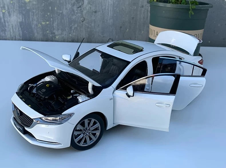 [OEM] 1:18 Mazda 2020 CX-30 White Model Car Die-Cast
