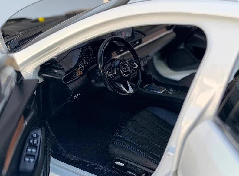 [OEM] 1:18 Mazda 2020 CX-30 White Model Car Die-Cast