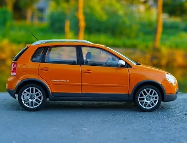 [OEM] 1:18 Volkswagen 2007 Crosspolo oranje modelauto Die-Cast