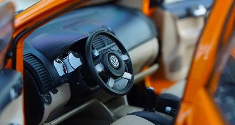 [OEM] 1:18 Volkswagen 2007 Crosspolo Orange Model Car Die-Cast