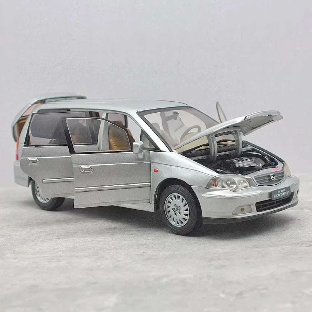 [OEM] 1:24 Honda 1999 Odyssey Silver Model Car Die-Cast