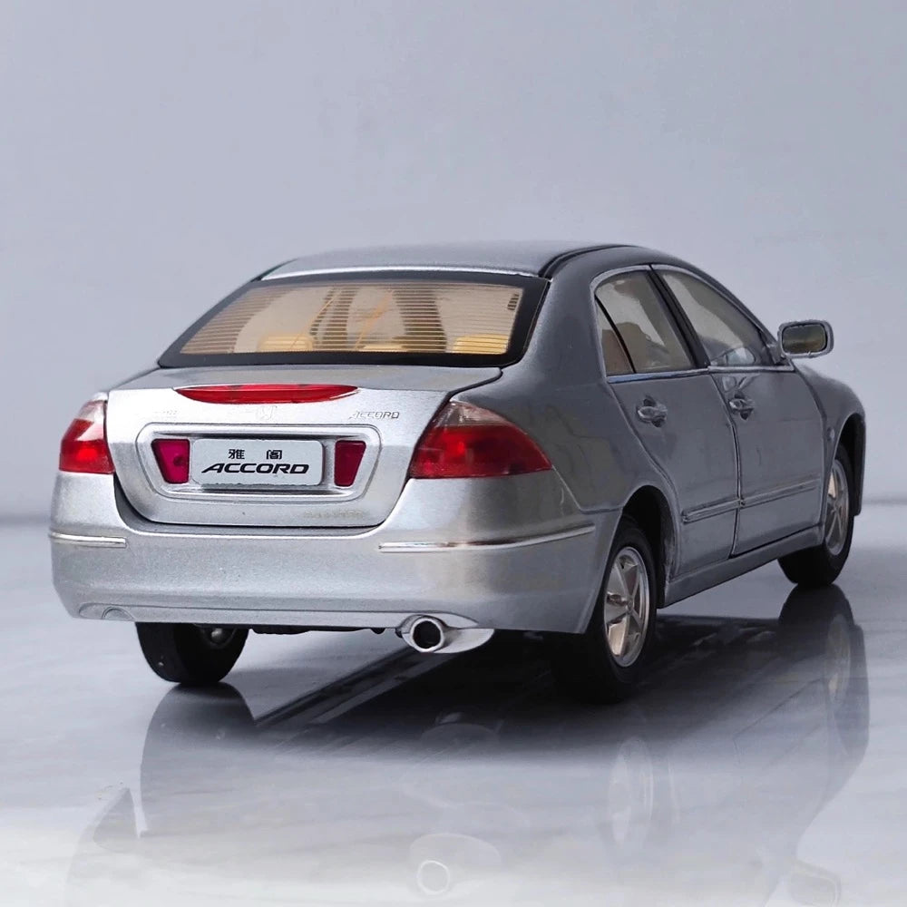 [OEM] 1:24 Honda 2003 Accord Silver Model Car Die-Cast