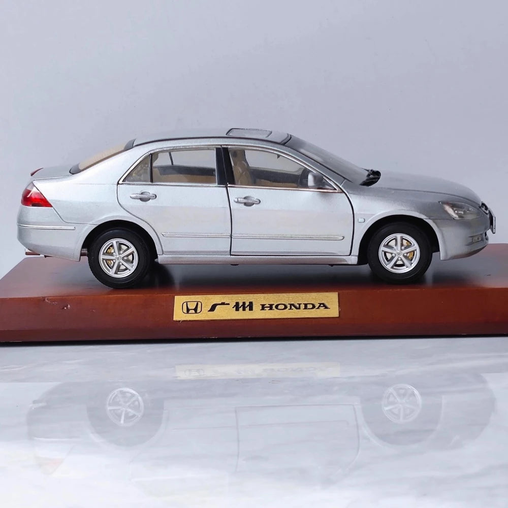 [OEM] 1:24 Honda 2003 Accord Silver Model Car Die-Cast