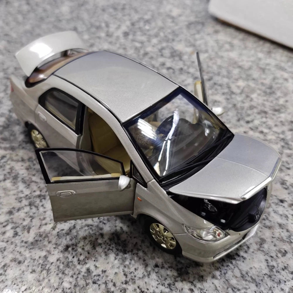 [OEM] 1:24 Honda 2003 Fit Saloon Silver Model Car Die-Cast
