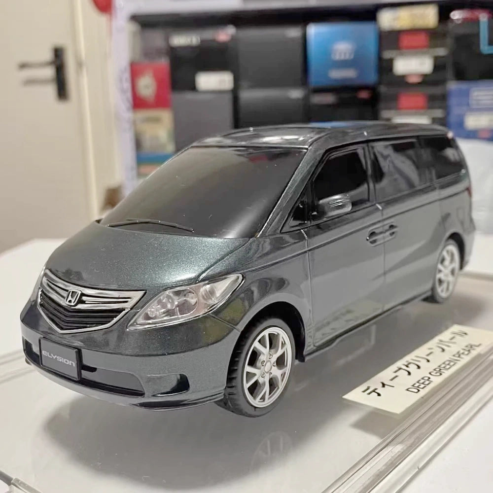 [OEM] 1:24 Honda 2004 Elysion Green Model Car Die-Cast