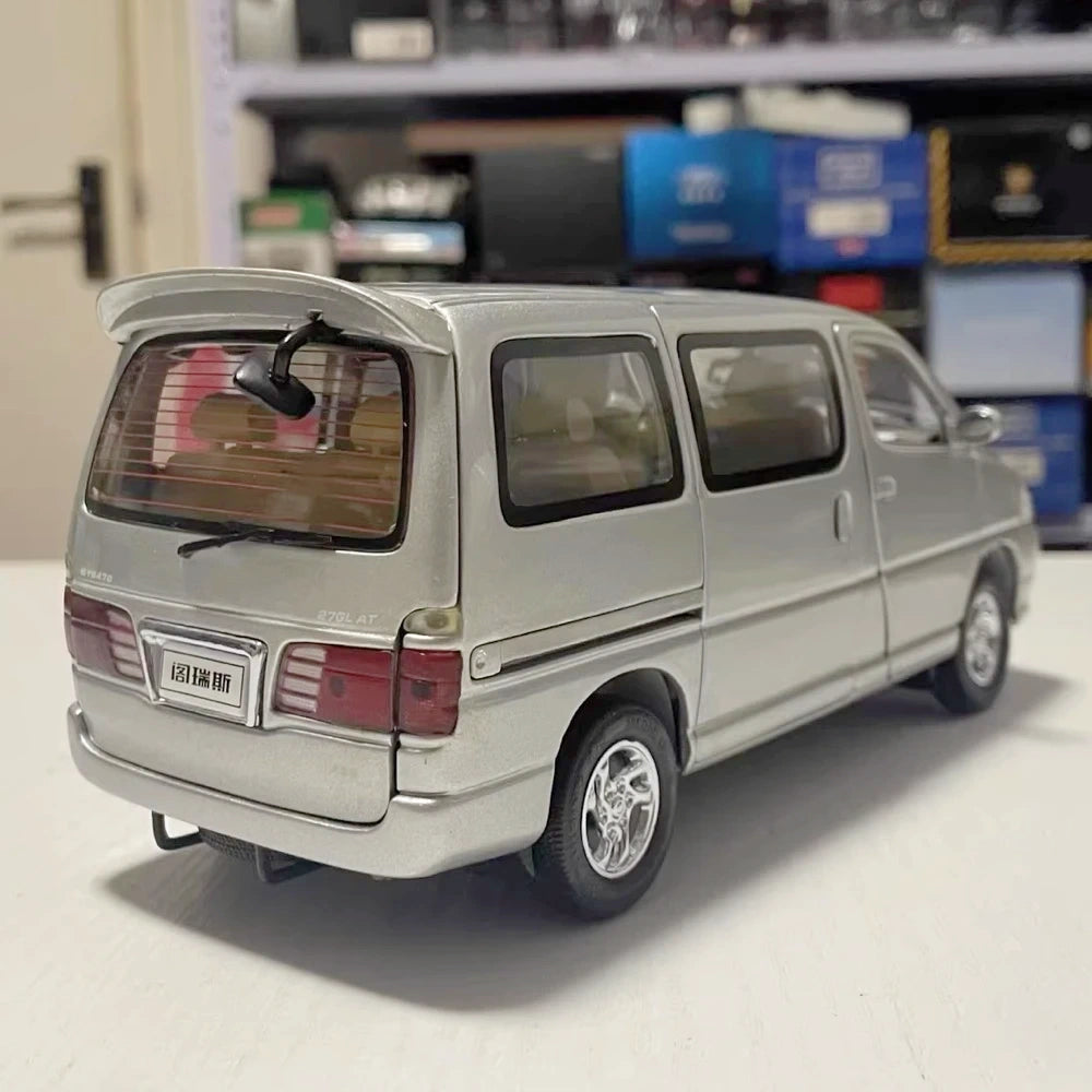 [OEM] 1:24 Toyota 2004 Granvia シルバー モデルカー Die-Cast