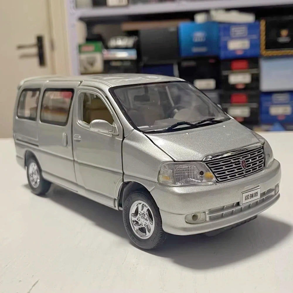 [OEM] 1:24 Toyota 2004 Granvia シルバー モデルカー Die-Cast