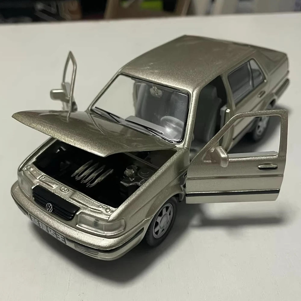 [OEM] 1:24 Volkswagen 1997 Jetta oro modellino di auto Die-Cast