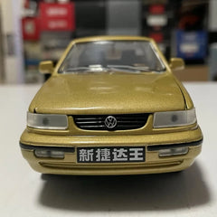 [OEM] 1:24 Volkswagen 1997 Jetta giallo modellino di auto Die-Cast
