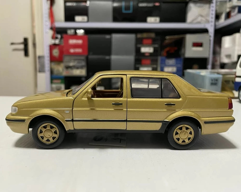[OEM] 1:24 Volkswagen 1997 Jetta giallo modellino di auto Die-Cast