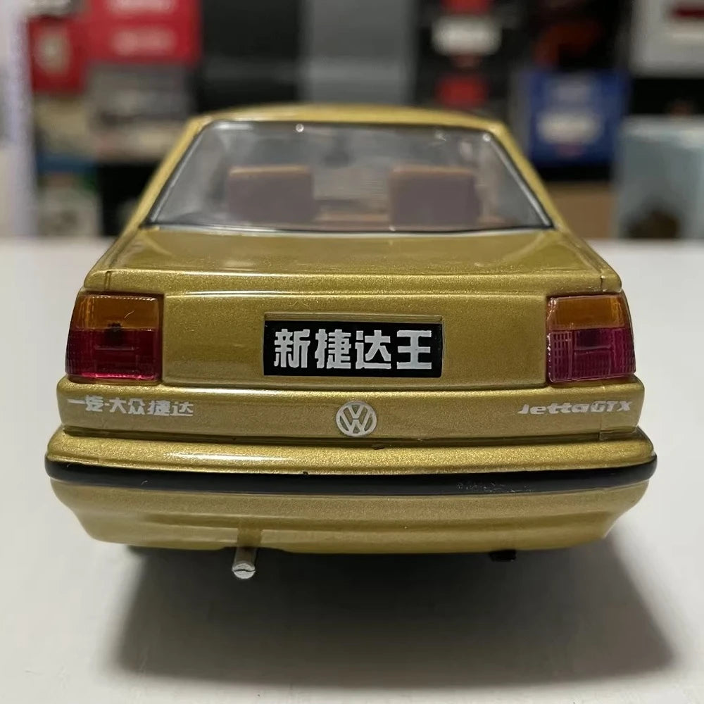 [OEM] 1:24 Volkswagen 1997 Jetta giallo modellino di auto Die-Cast