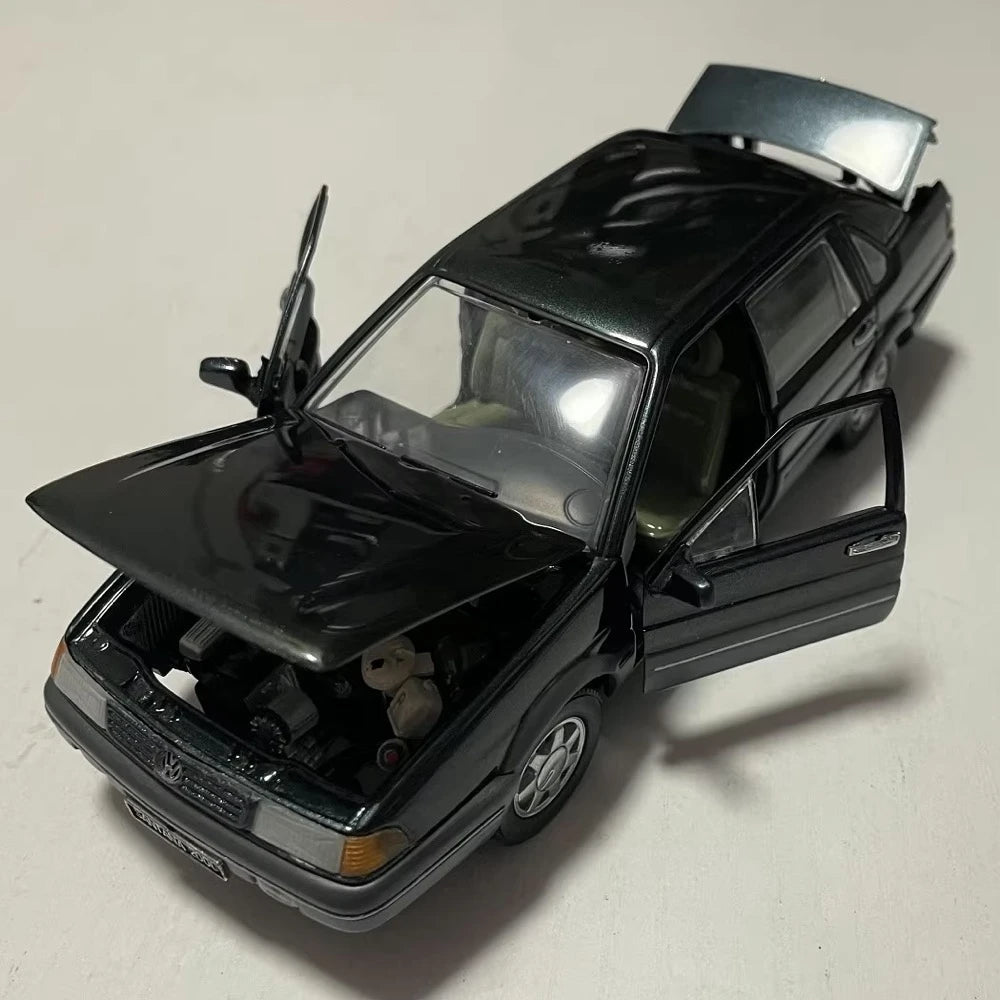 [OEM] 1:24 Volkswagen 1997 Santana 2000 GLS Black Model Car Die-Cast
