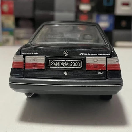 OEM Volkswagen 1997 Santana 2000 GLS Black 1:24 – Kolekcjonerski model odlewany