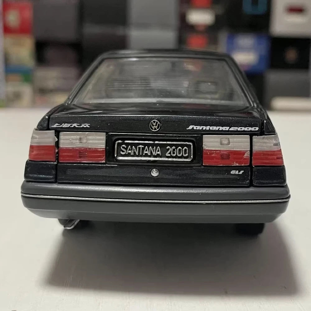 [OEM] 1:24 Volkswagen 1997 Santana 2000 GLS Black Model Car Die-Cast