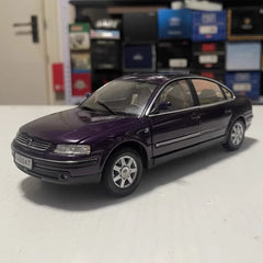[OEM] 1:24 Volkswagen 2000 Passat B5 GSI viola modellino di auto Die-Cast
