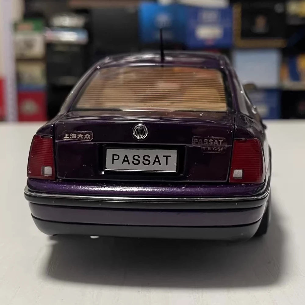 [OEM] 1:24 Volkswagen 2000 Passat B5 GSI viola modellino di auto Die-Cast