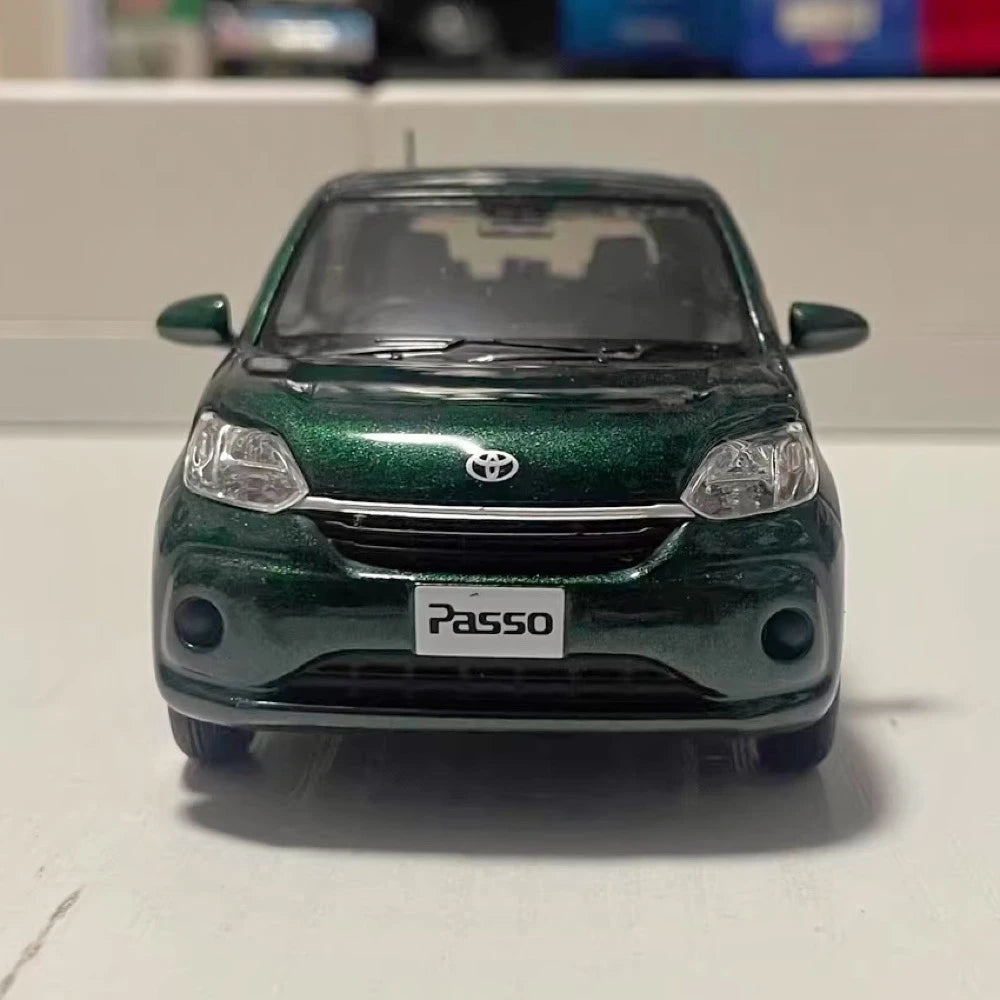 [OEM] 1:30 Toyota 2016 Passo M700A Green Model Car Die-Cast