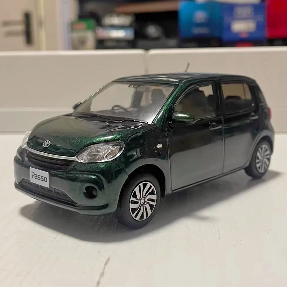[OEM] 1:30 Toyota 2016 Passo M700A Green Model Car Die-Cast