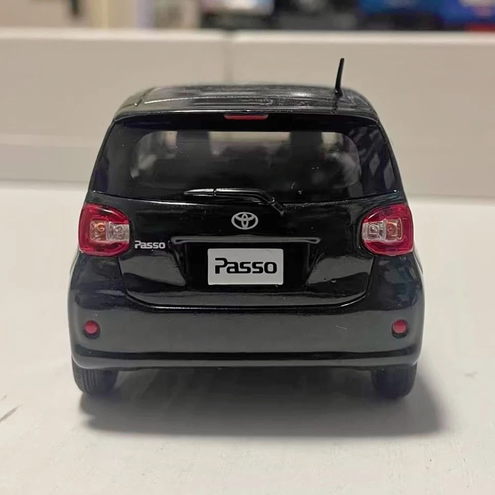 [OEM] 1:30 Toyota 2016 Passo M700A Green Model Car Die-Cast