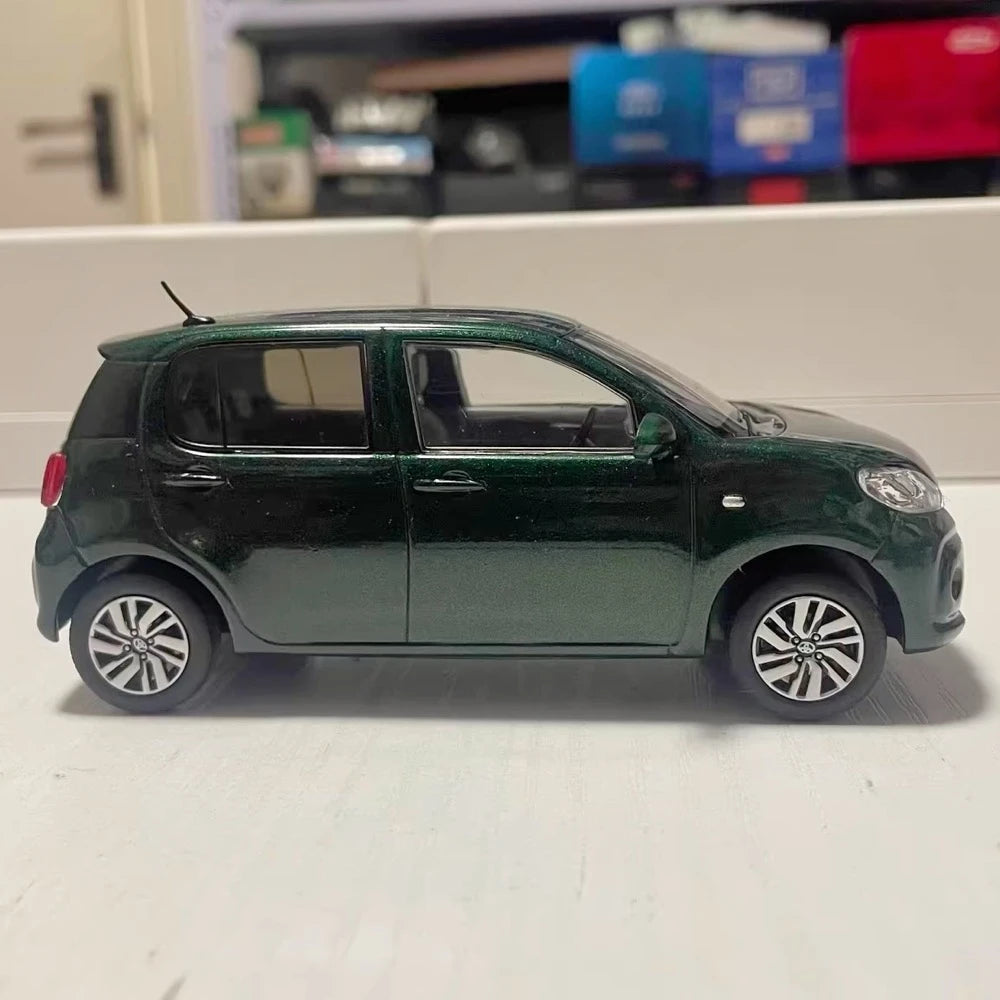 [OEM] 1:30 Toyota 2016 Passo M700A Green Model Car Die-Cast