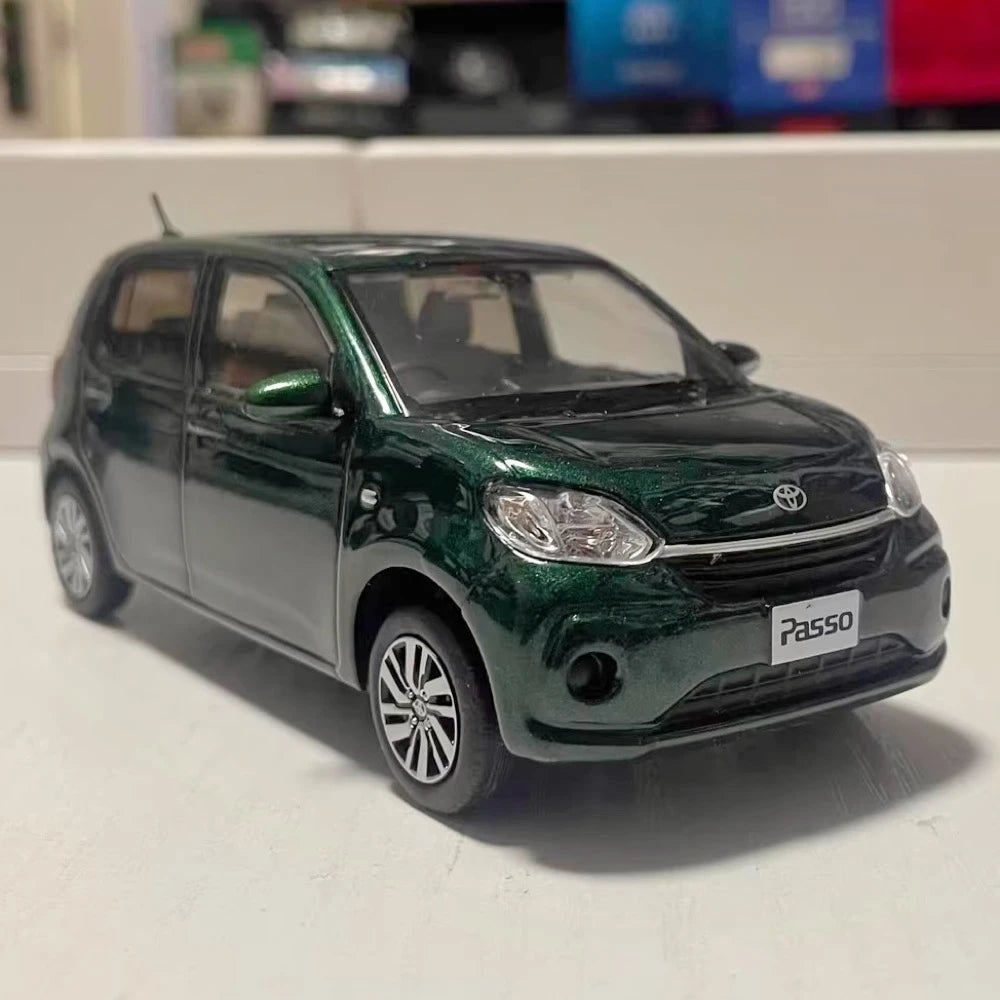 [OEM] 1:30 Toyota 2016 Passo M700A Green Model Car Die-Cast