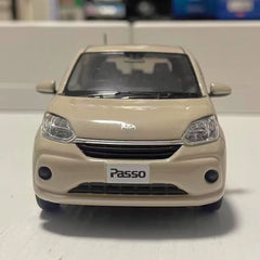 [OEM] 1:30 Toyota 2016 Passo M700A Khaki Model Car Die-Cast