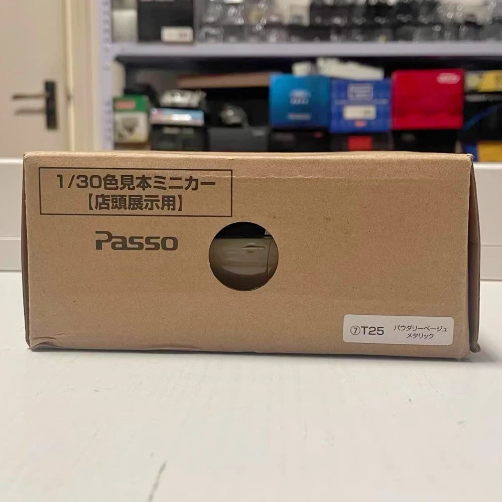 [OEM] 1:30 Toyota 2016 Passo M700A Khaki Model Car Die-Cast