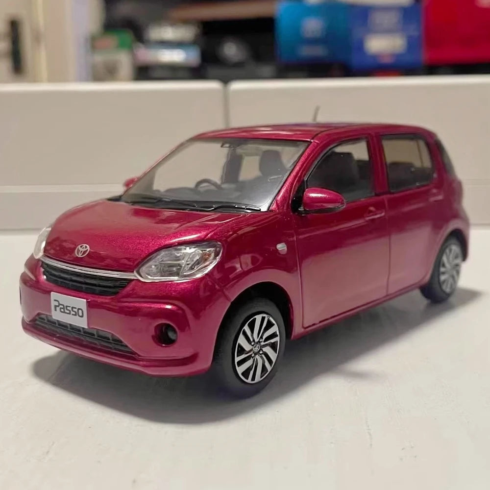 [OEM] 1:30 Toyota 2016 Passo M700A Red Model Car Die-Cast