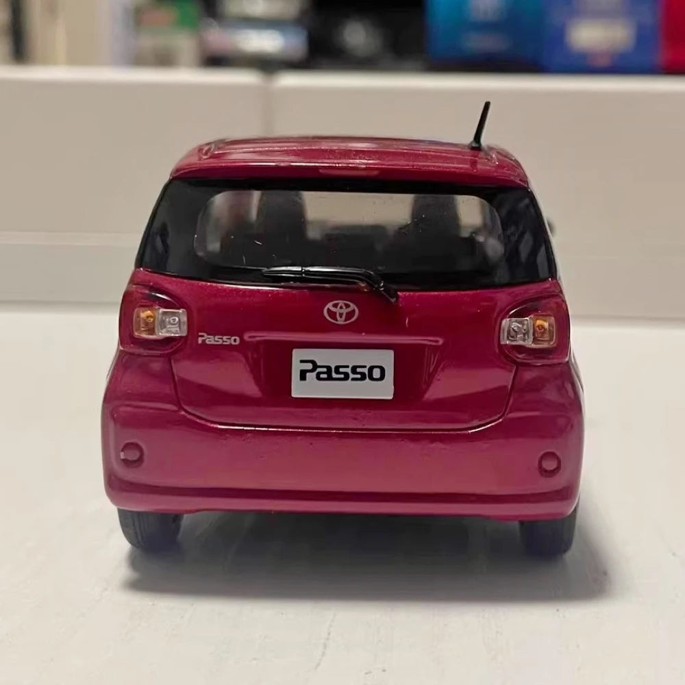 [OEM] 1:30 Toyota 2016 Passo M700A Red Model Car Die-Cast