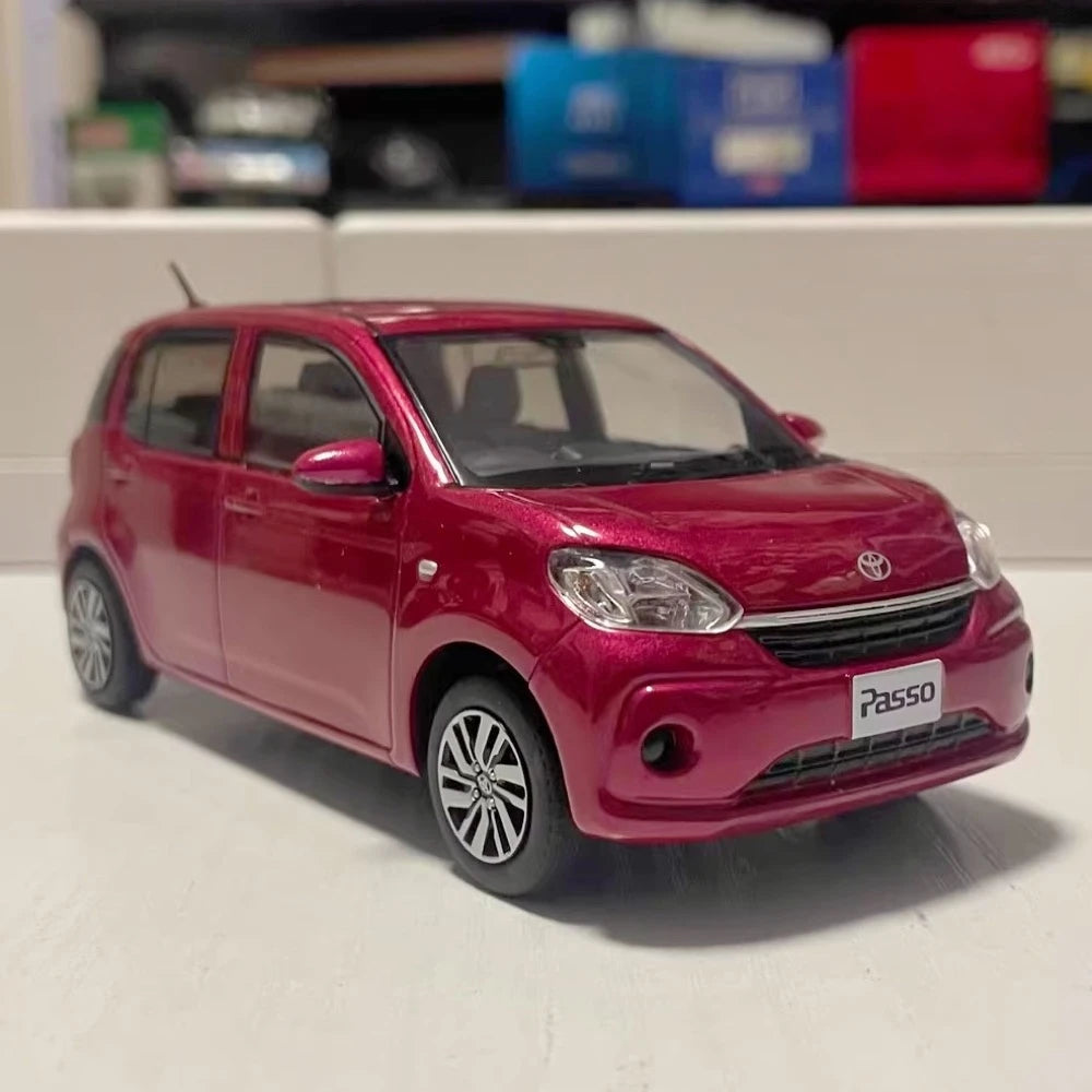 [OEM] 1:30 Toyota 2016 Passo M700A Red Model Car Die-Cast