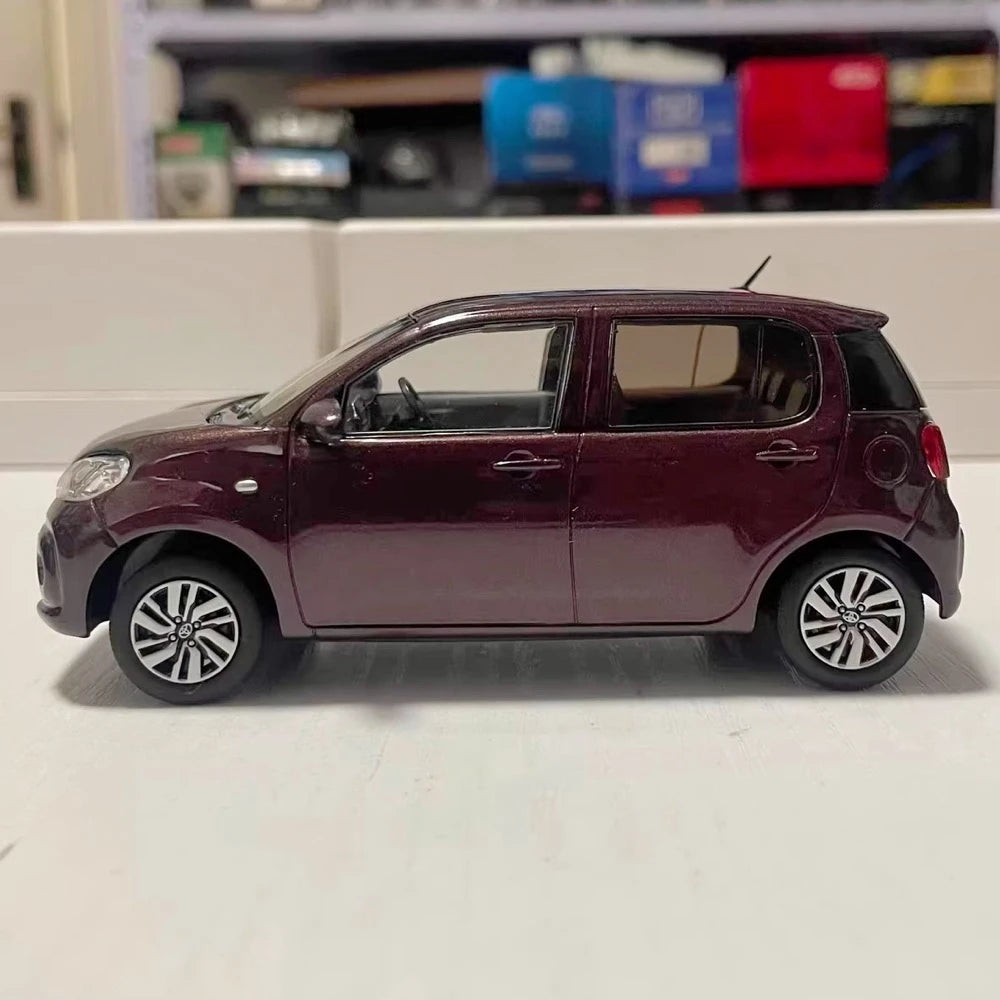 [OEM] 1:30 Toyota 2016 Passo M700A Wine pienoismalli Die-Cast