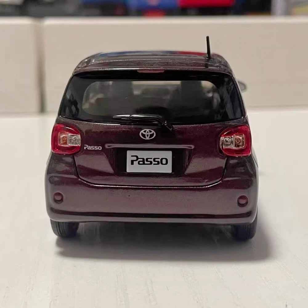 [OEM] 1:30 Toyota 2016 Passo M700A Wine modellino di auto Die-Cast