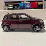 [OEM] 1:30 Toyota 2016 Passo M700A Wine pienoismalli Die-Cast