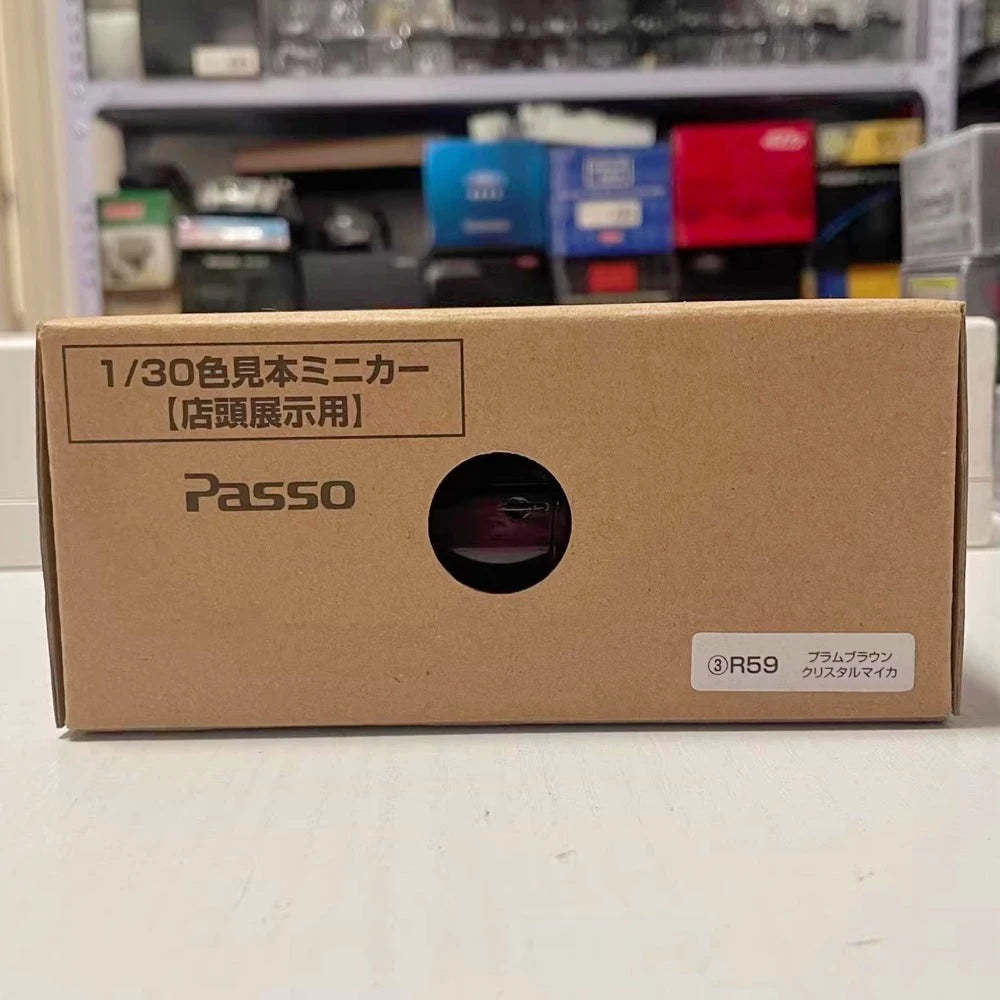 [OEM] 1:30 Toyota 2016 Passo M700A Wine pienoismalli Die-Cast