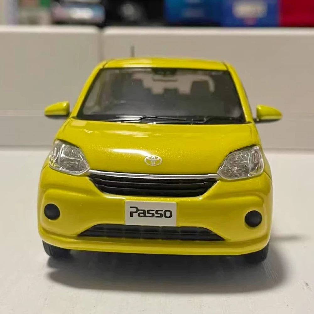 [OEM] 1:30 Toyota 2016 Passo M700A Yellow Model Car Die-Cast