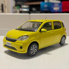 [OEM] 1:30 Toyota 2016 Passo M700A Yellow Model Car Die-Cast