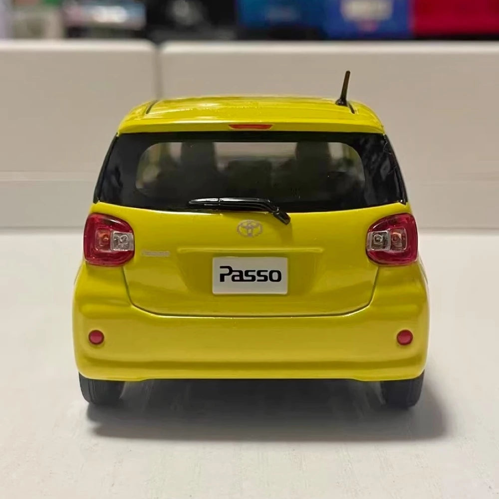 [OEM] 1:30 Toyota 2016 Passo M700A Yellow Model Car Die-Cast
