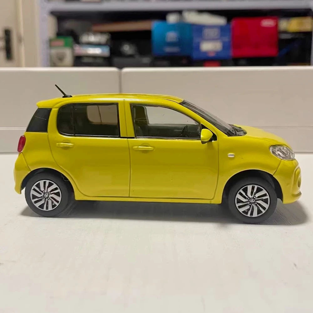[OEM] 1:30 Toyota 2016 Passo M700A Yellow Model Car Die-Cast