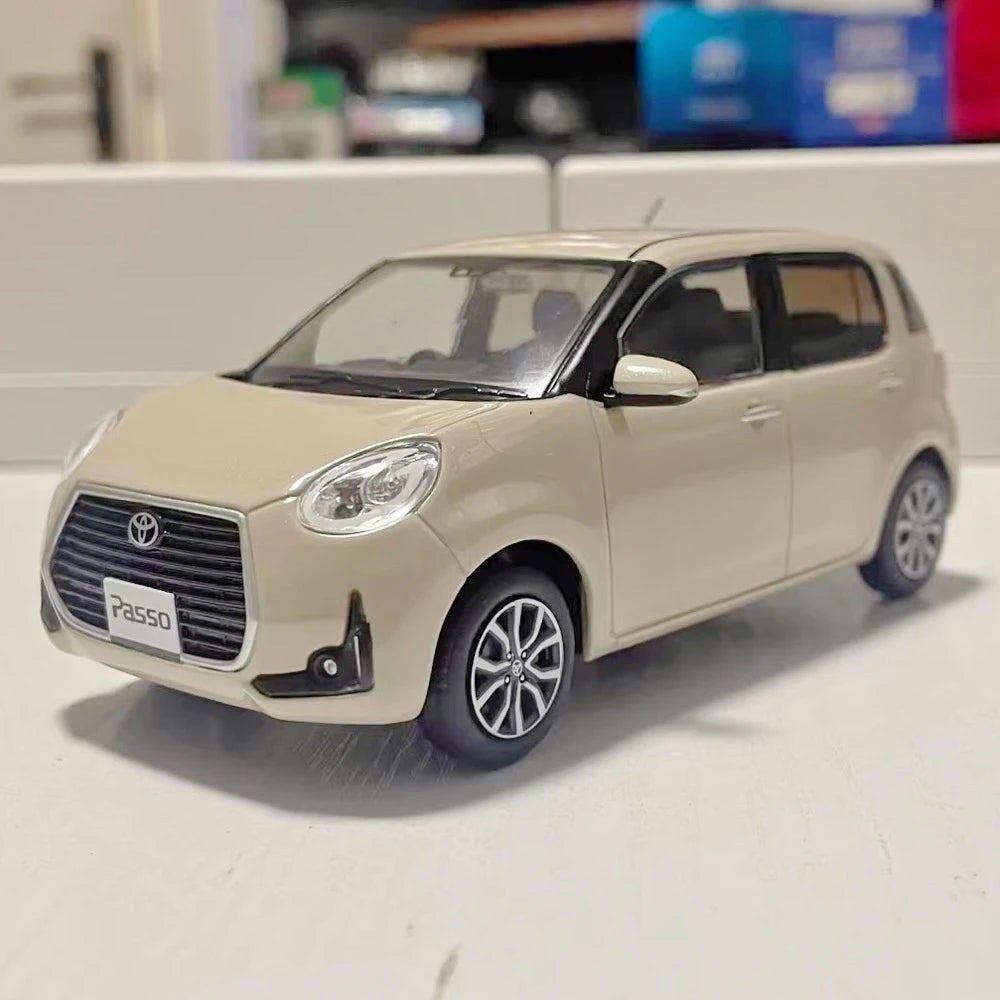 [OEM] 1:30 Toyota 2016 Passo MODA M700A Khaki modellbil Die-Cast