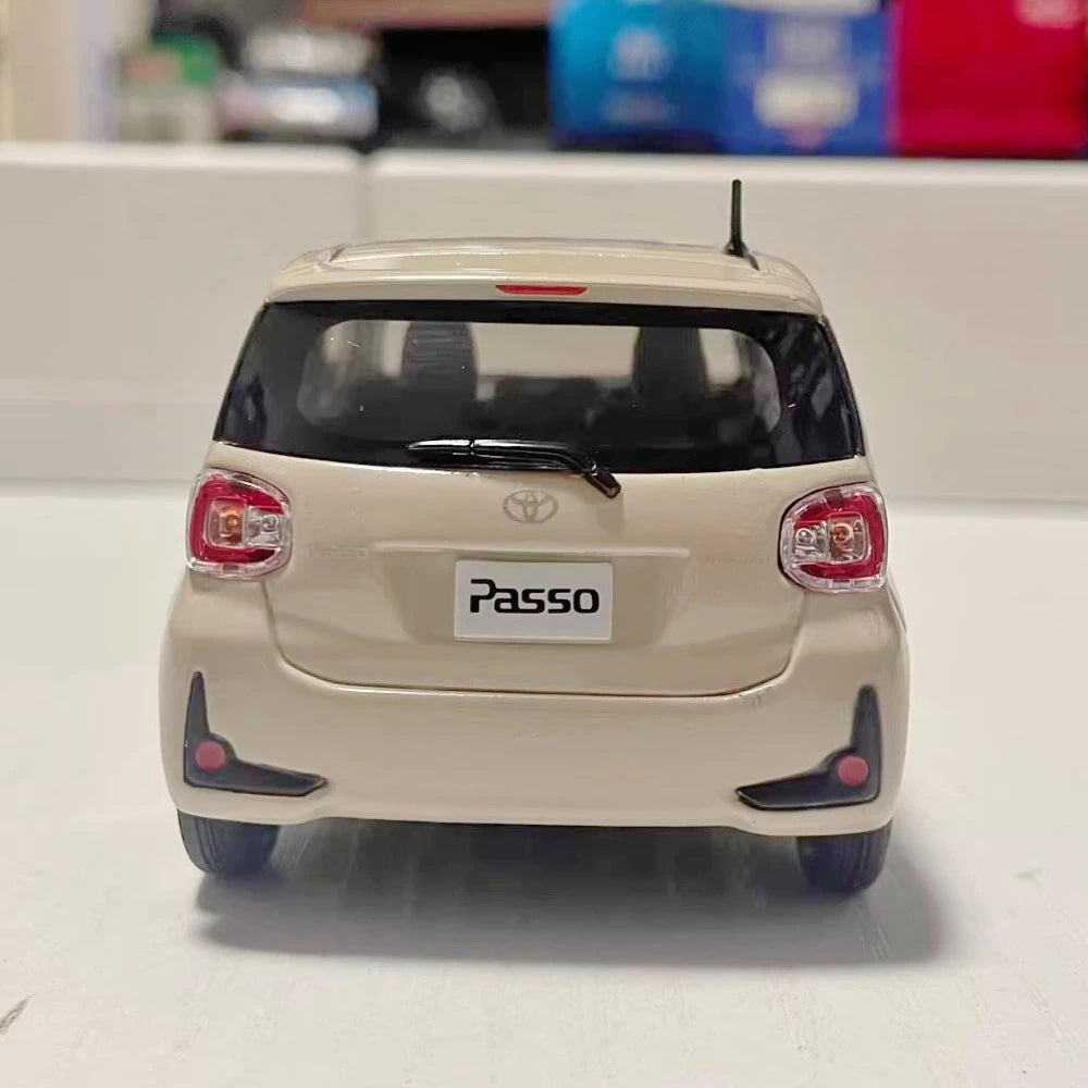 [OEM] 1:30 Toyota 2016 Passo MODA M700A Khaki modellbil Die-Cast