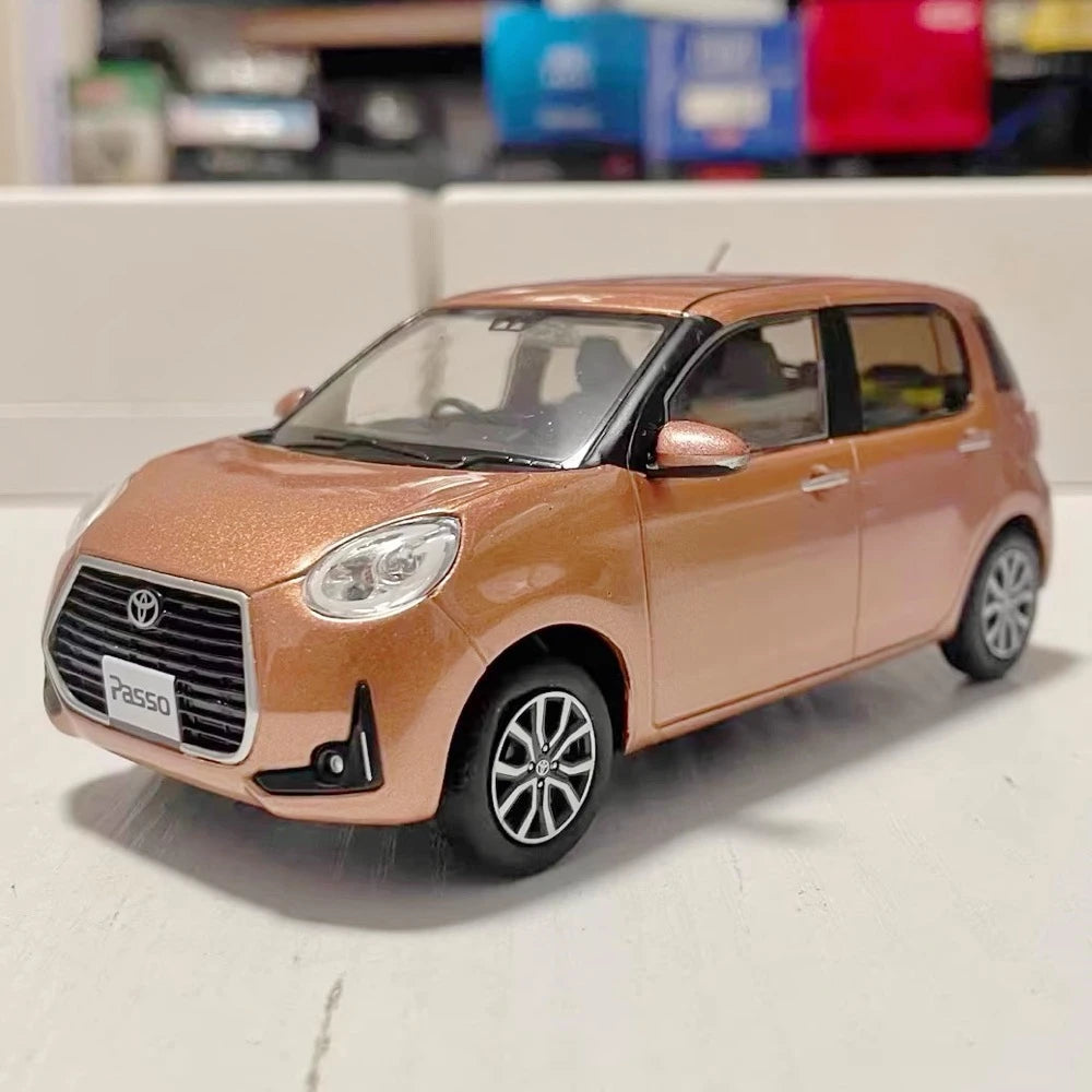 [OEM] 1:30 Toyota 2016 Passo MODA M700A Pink Model Car Die-Cast