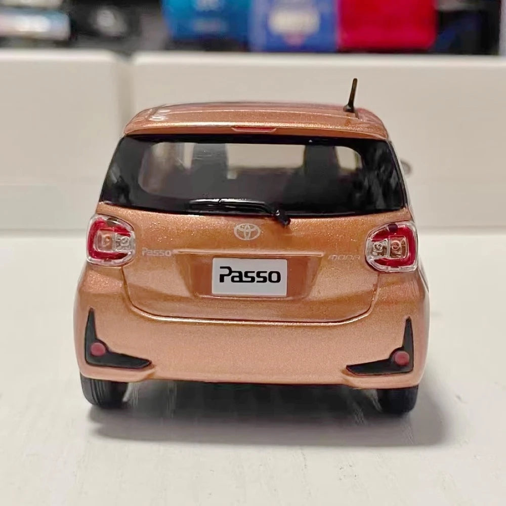 [OEM] 1:30 Toyota 2016 Passo MODA M700A Pink Model Car Die-Cast