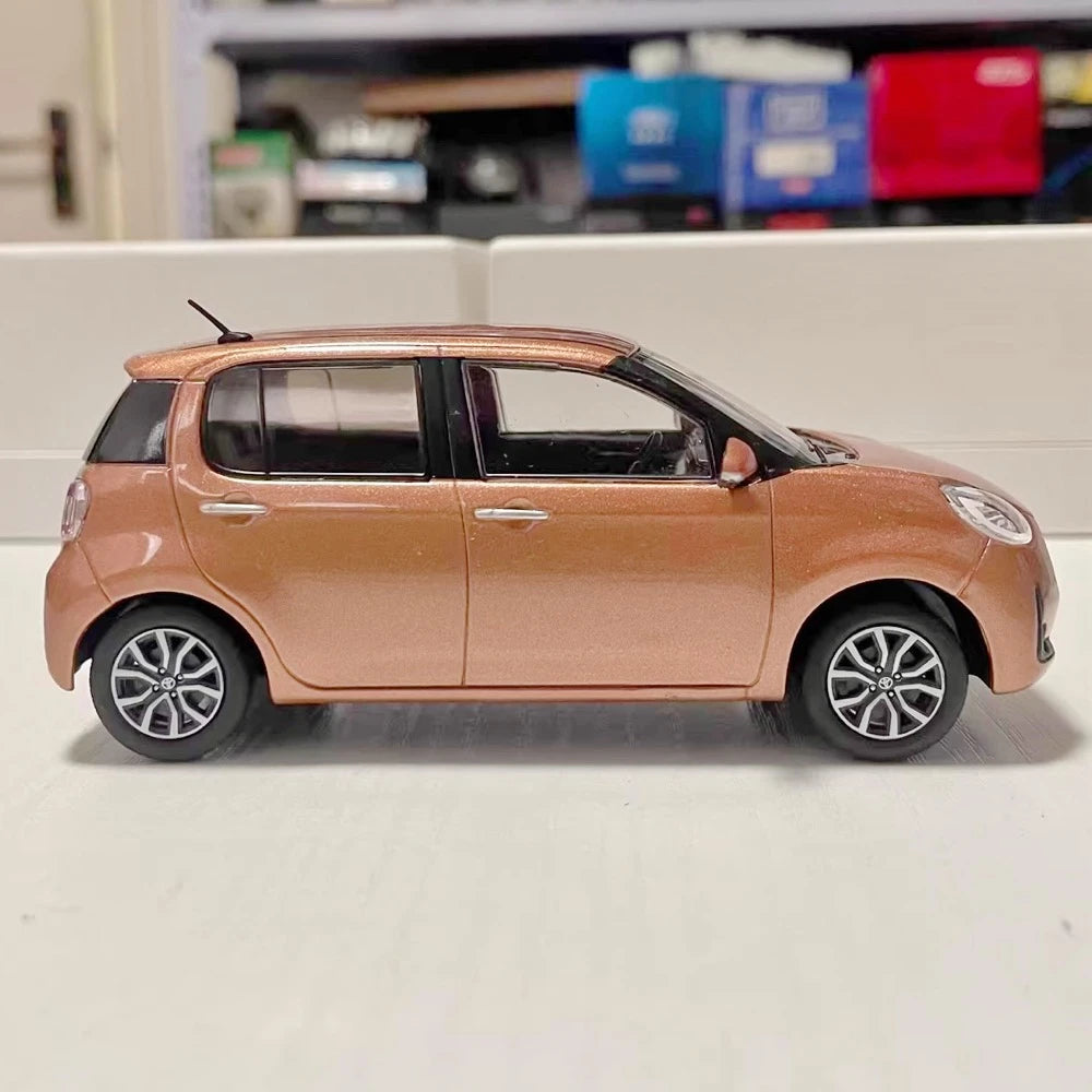 [OEM] 1:30 Toyota 2016 Passo MODA M700A Pink Model Car Die-Cast
