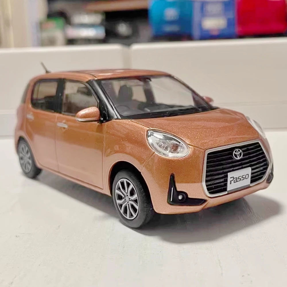 [OEM] 1:30 Toyota 2016 Passo MODA M700A Pink Model Car Die-Cast