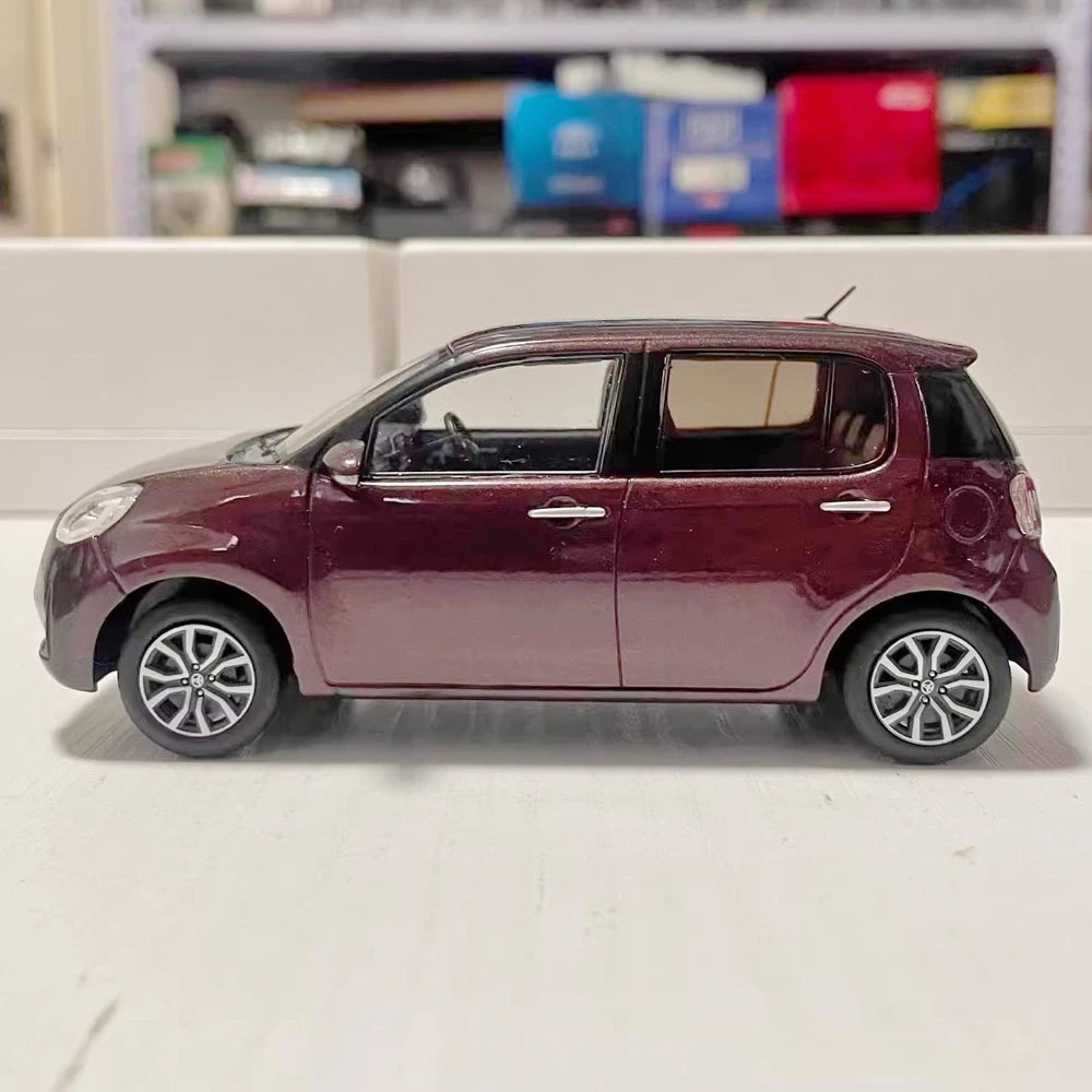 [OEM] 1:30 Toyota 2016 Passo MODA M700A Wine Model Car Die-Cast