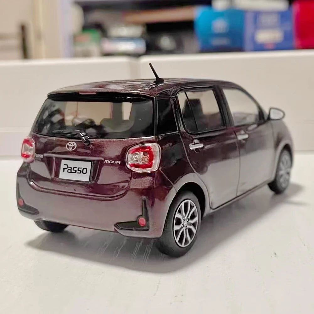 [OEM] 1:30 Toyota 2016 Passo MODA M700A Wine Model Car Die-Cast