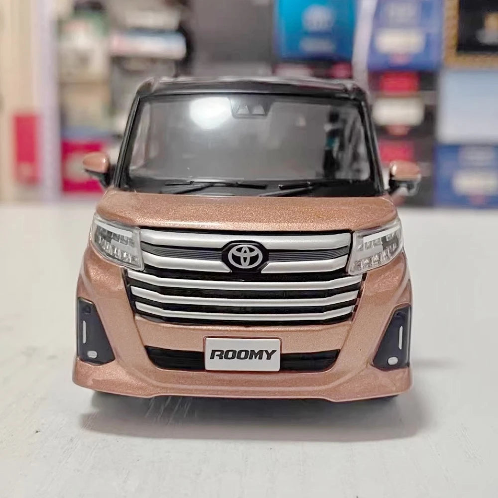 [OEM] 1:30 Toyota 2016 Roomy M900A Gold Model Car Die-Cast