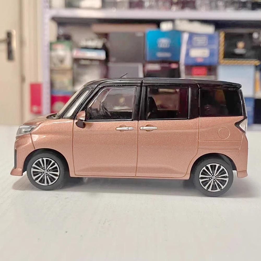 [OEM] 1:30 Toyota 2016 Roomy M900A Gold Model Car Die-Cast