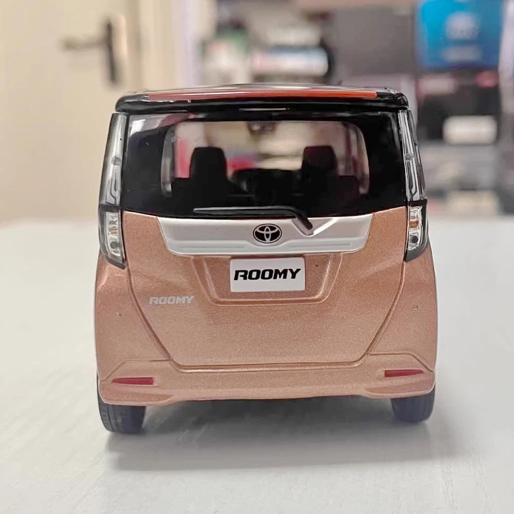 [OEM] 1:30 Toyota 2016 Roomy M900A Gold Model Car Die-Cast